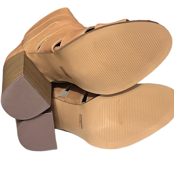 Francesca’s Report Blanche Peep Toe Sandals - Picture 8 of 10